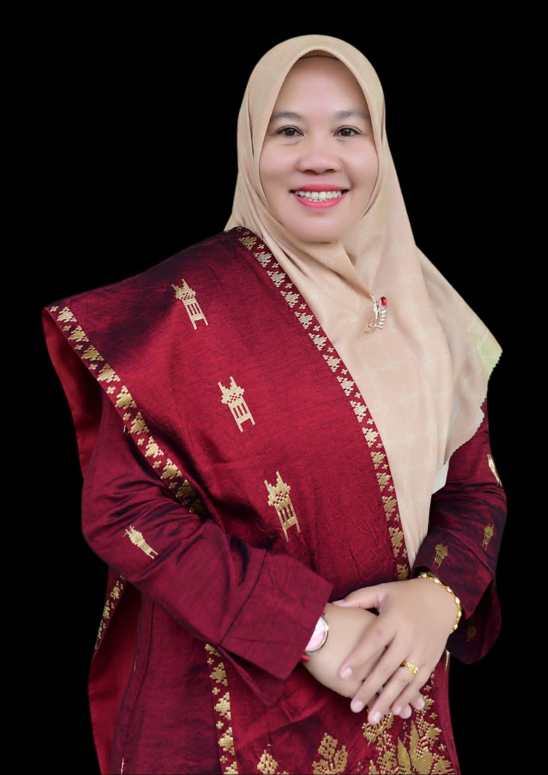 Doktor Lainah, Wanita Pertama Lulusan PAI UIN Sjech Djamil Djambek Bukittinggi.