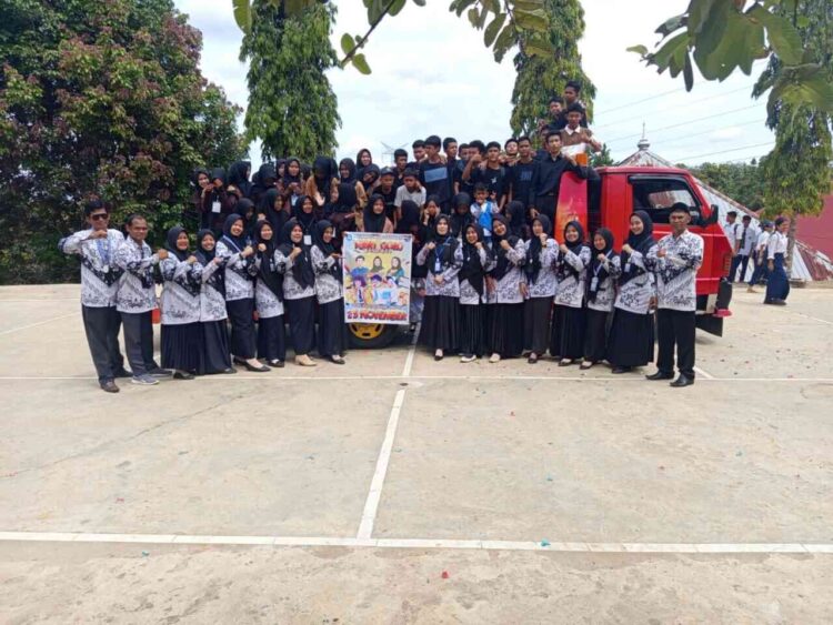 SMPN 3 Sungai Rumbai Rayakan HUT PGRI, Parade Mobil Derek Jadi Perhatian