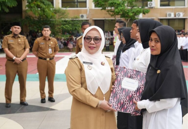 Tahap II dan Paruh Waktu. 2815 PPPK Kabupaten Kampar Terima SK