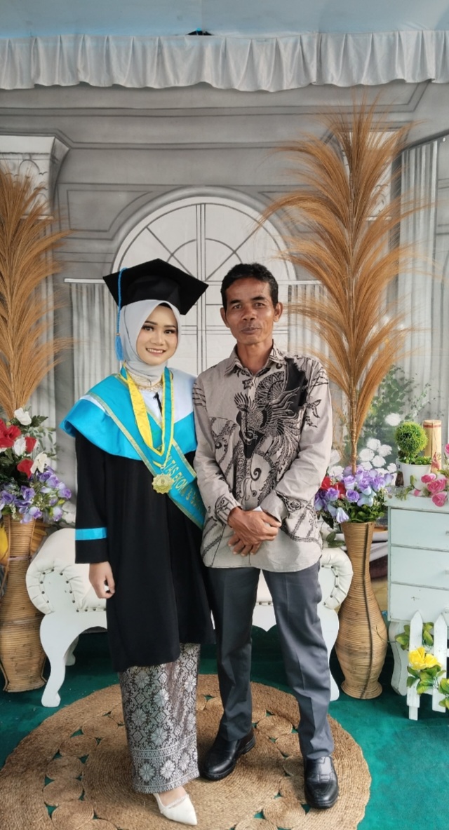 Nyaris Cumlaude di UIN Bukittinggi, Echa Incar Berkarir di Perbankan Syariah