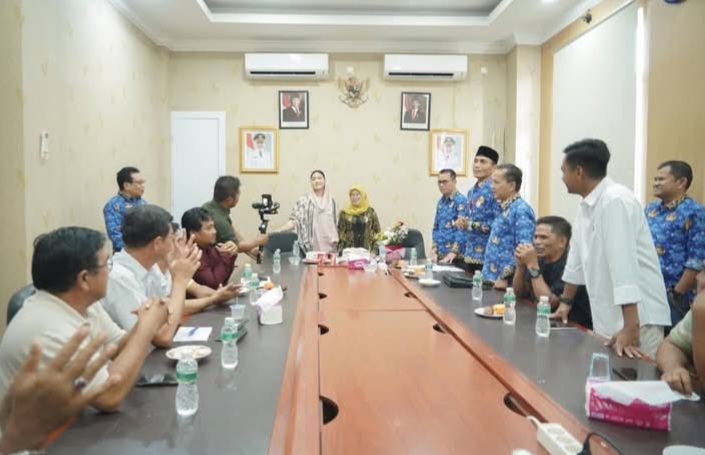 Ultah ke 68 Wabup Leli Arni Dapat Kejutan dari Bupati Annisa